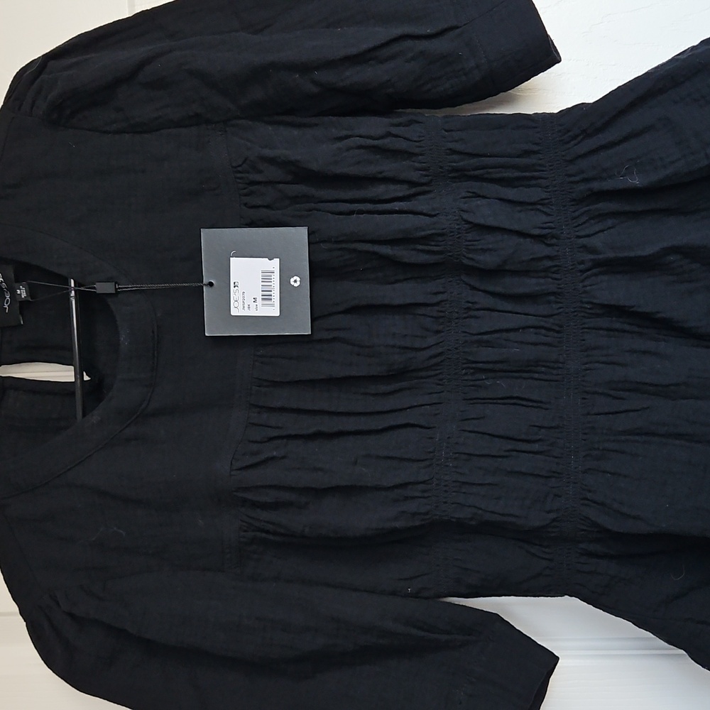 Joes Elegant Black Women's Shirred Fitted Top.  Size M